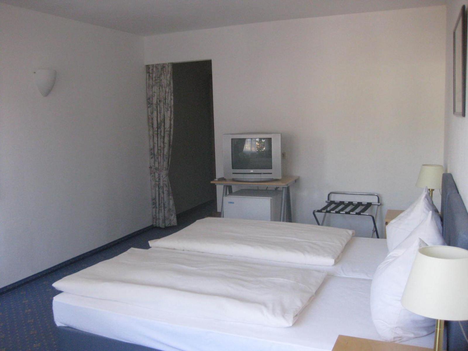 Hak Hotel Am Klostersee Зинделфинген Екстериор снимка